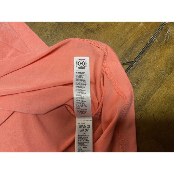 Athleta Stratus II Tee T-Shirt Size Large Scoop Neck Relaxed Fit Casual Pink - Picture 9 of 10